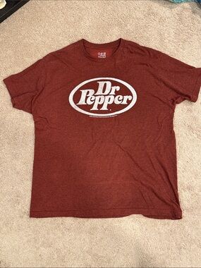 Dr Pepper Men's Short Sleeve Crew Neck T-Shirt in Burgundy